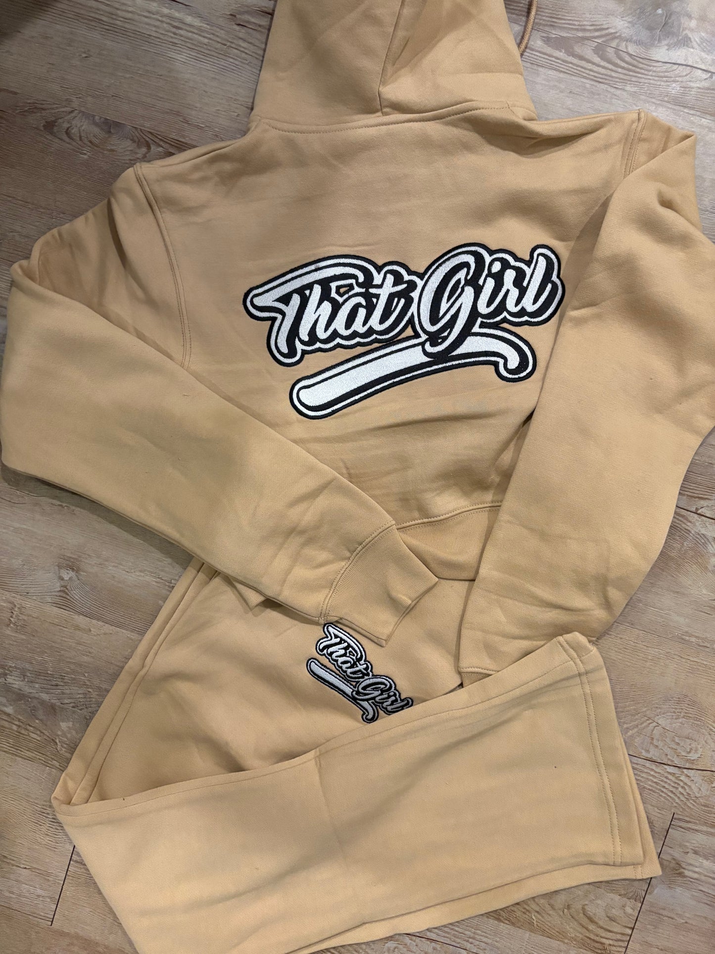 That Girl Sets On Hand